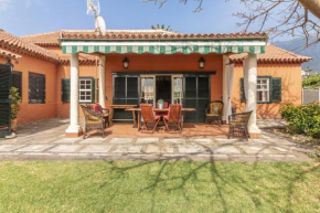Rural House Los Orovales with Terrace and Parking
